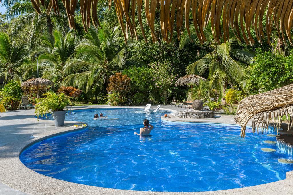 Hotel Suizo Loco Lodge & Resort カウイータ エクステリア 写真