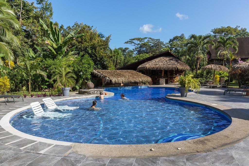 Hotel Suizo Loco Lodge & Resort カウイータ エクステリア 写真