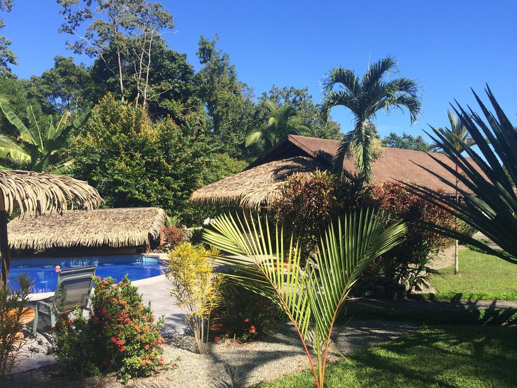 Hotel Suizo Loco Lodge & Resort カウイータ エクステリア 写真