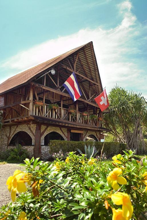 Hotel Suizo Loco Lodge & Resort カウイータ エクステリア 写真