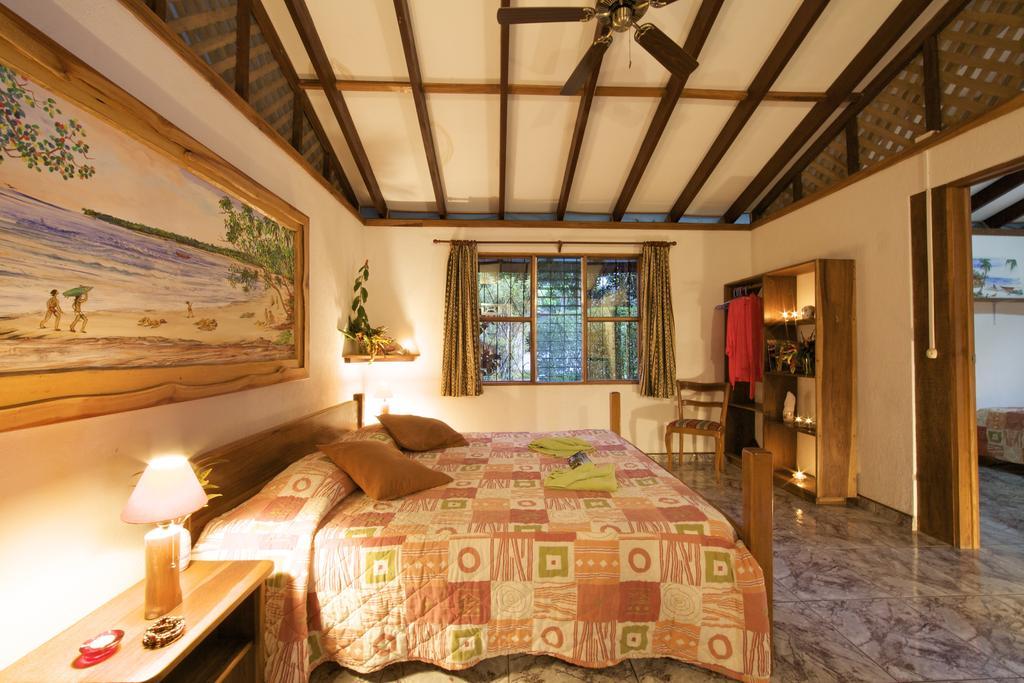 Hotel Suizo Loco Lodge & Resort カウイータ 部屋 写真