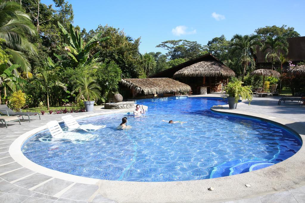 Hotel Suizo Loco Lodge & Resort カウイータ エクステリア 写真